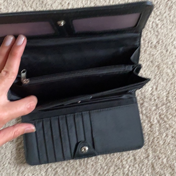 Black tahari wallet - Picture 3 of 3
